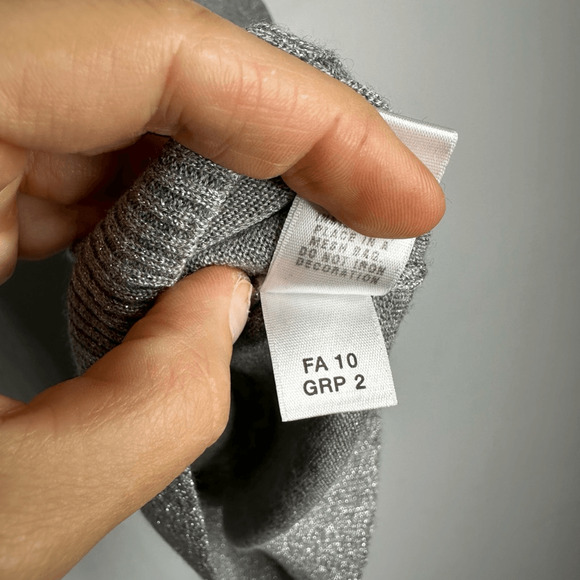 ST. JOHN wool silk knit beaded short sleeve silver gray embellished womens XS - Picture 9 of 10